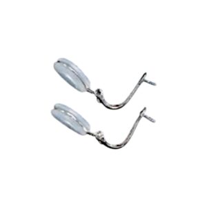 Zilveren oorclips met siliconen beschermers. 1 Paar.