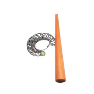 Set van houten ringstok en metalen ringenbos met pasringen