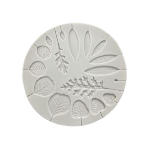 Siliconen mal met  verschillende bladeren.